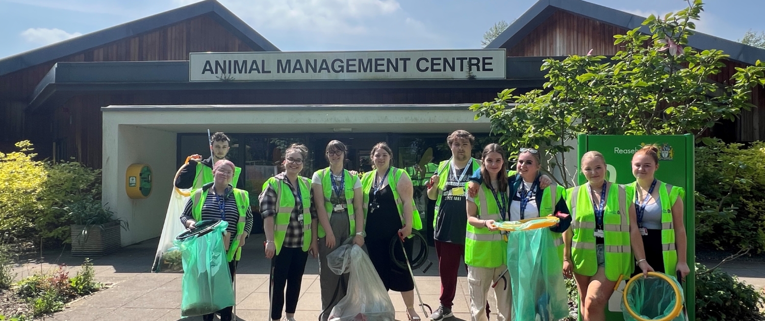 Reaseheath College Animal Care students help to clear up litter in Nantwich